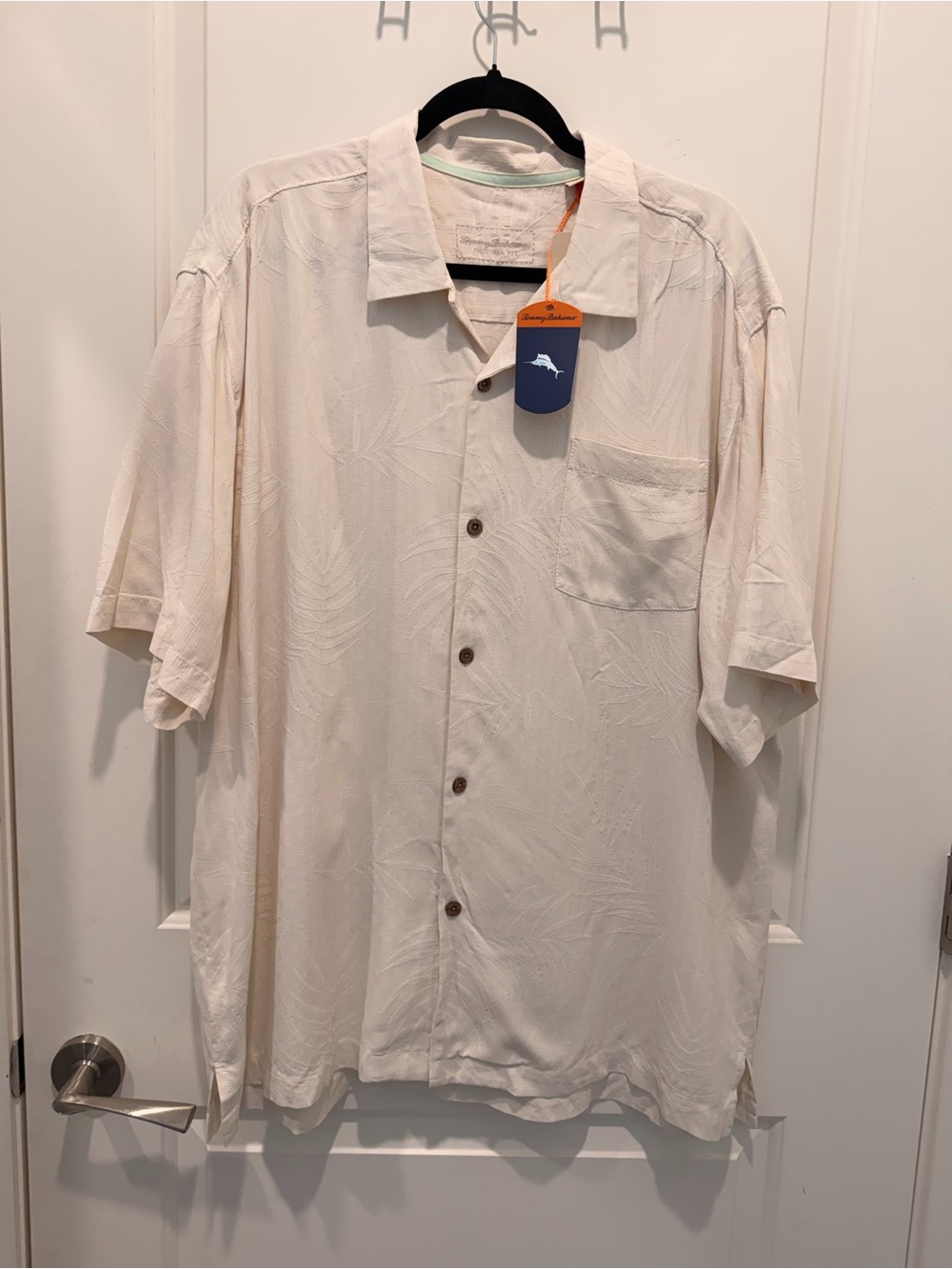 New Tommy Bahama Tiki Palms
Short Sleeve Silk Camp Shirt
Coconut White XL